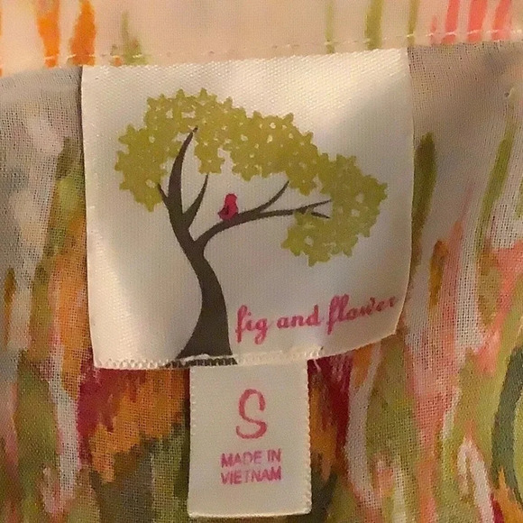 Fig and Flowers Button Up Blouse Size Small (Preowned) - Picture 5 of 5